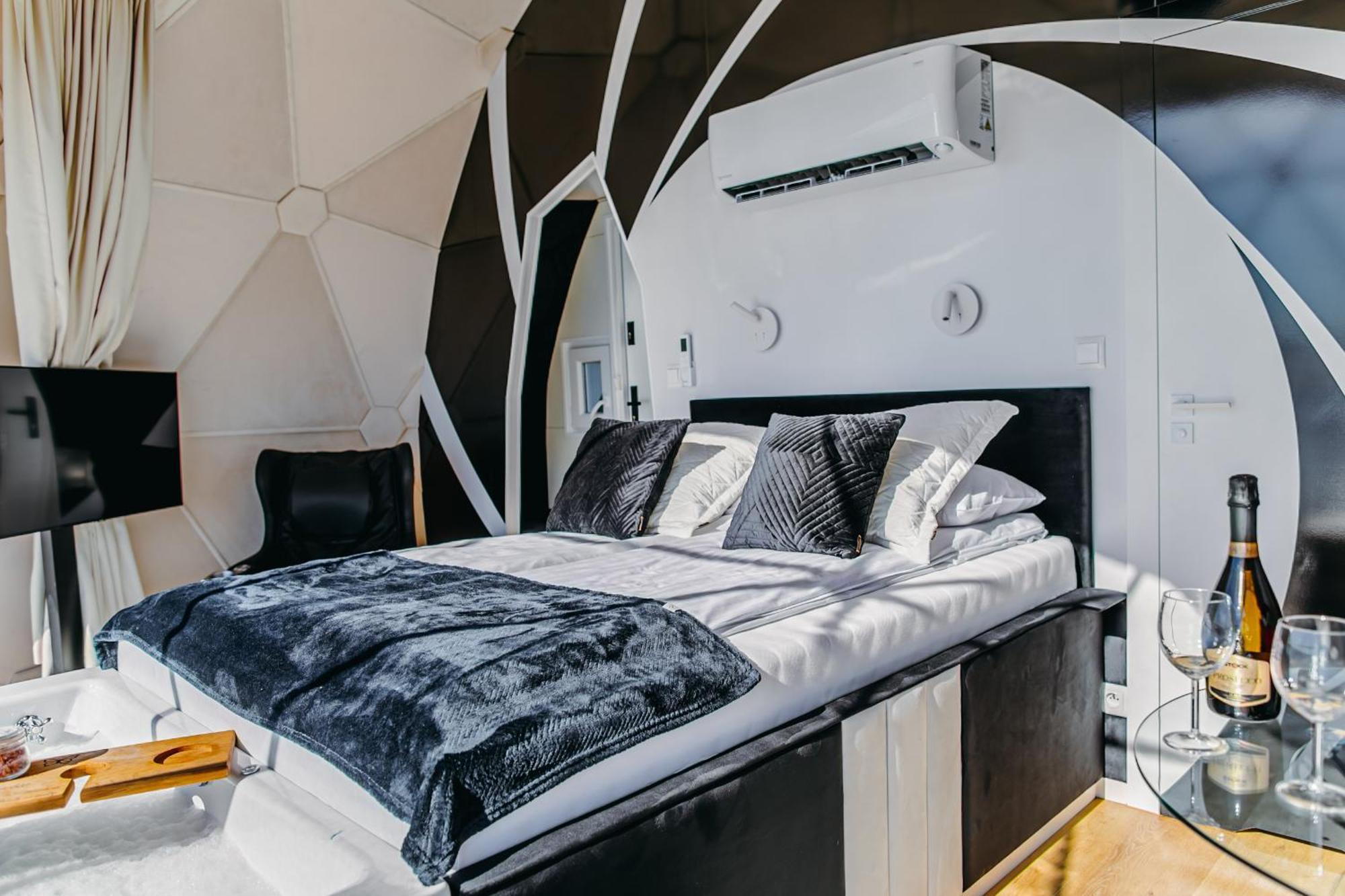 Grand Ht Houseboats - Domki Na Wodzie - Sauna, Jacuzzi, Kominek Mielno  Habitación foto